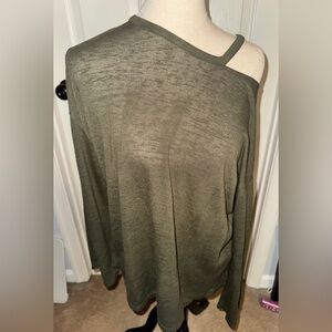 Stitch Fix Sanctuary olive green cold shoulder sleeve top